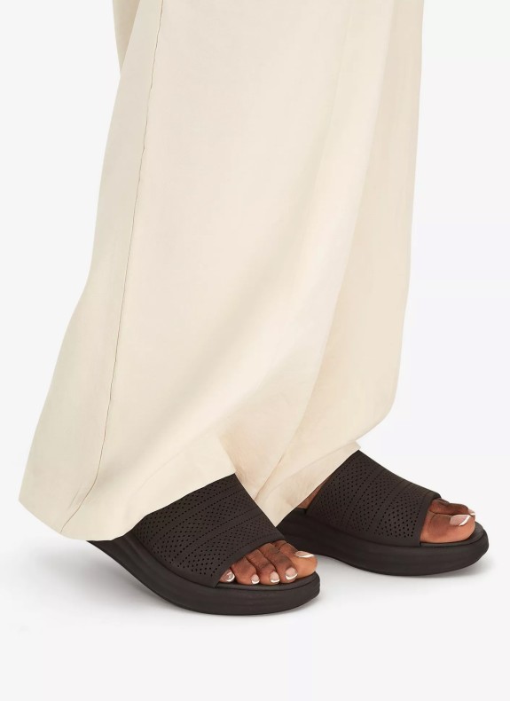 Sandalia Clarks Drift Twist negro