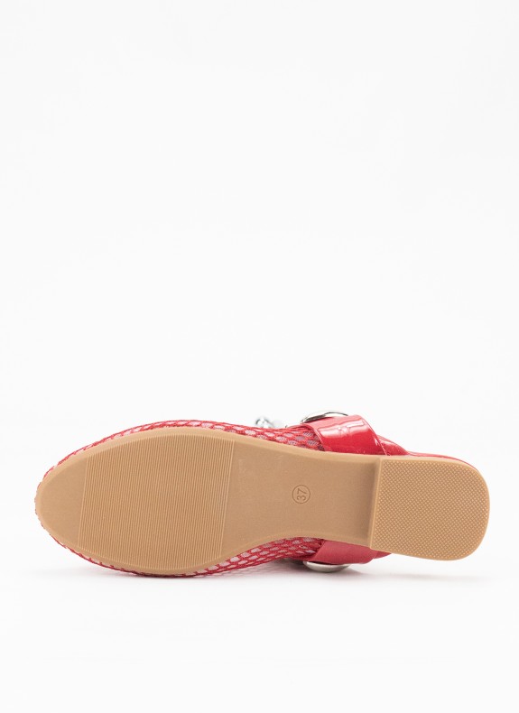 Zueco com Tachuelas para Mulher em Cor Vermelho