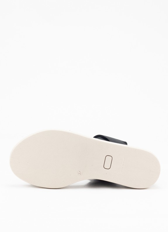 Sandalia de Piel con Cuña para Mujer en Color Negro