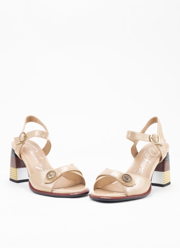 Je suis désolé, mais il semble que le texte "84520B" ne soit pas en espagnol. Pourriez-vous fournir un texte en espagnol que vou