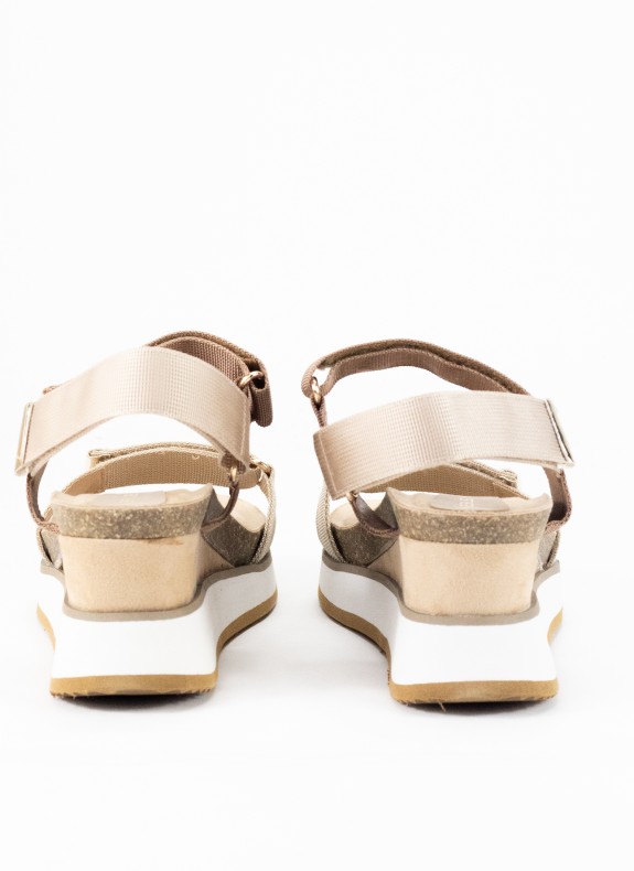 Sandalo sportivo con zeppa della donna in colore beige