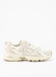 Zapatilla Deportiva New Balance GR530 Junior en Color Beige