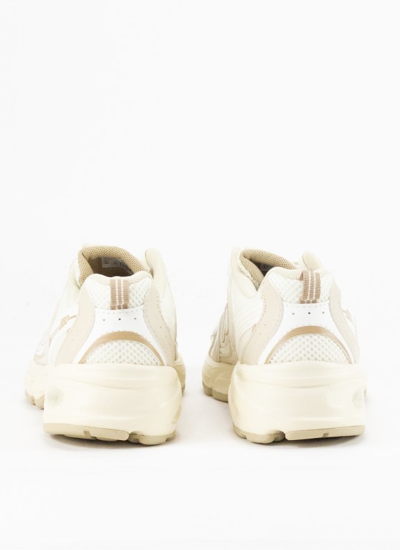 Nuovo slipper Sportiva GR530 per le donne in colore beige