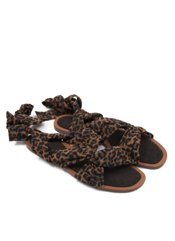 Sandalia Plana con Tiras para Mujer en Leopardo