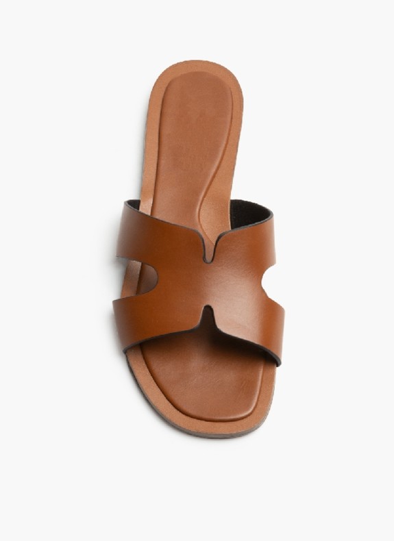 Sandalia Plana para Mujer en Color Cuero