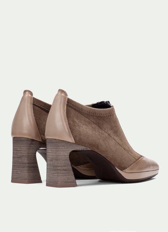 I'm sorry, but it seems like the text you provided does not contain any Spanish content that can be translated into French. Coul