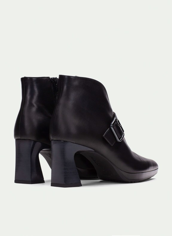 Je suis désolé, mais il semble que vous ayez entré un texte qui ne correspond pas à une phrase en espagnol. Pouvez-vous fournir 