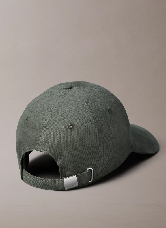 LARGE LAYERED MONOLOGO CAP