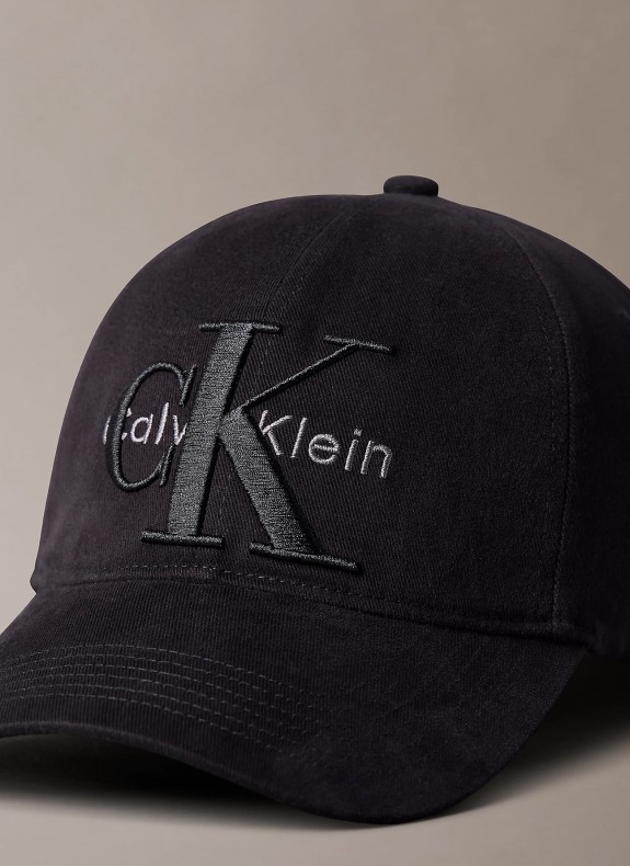 Gorra Calvin Klein Large Layered Monologo Cap negro