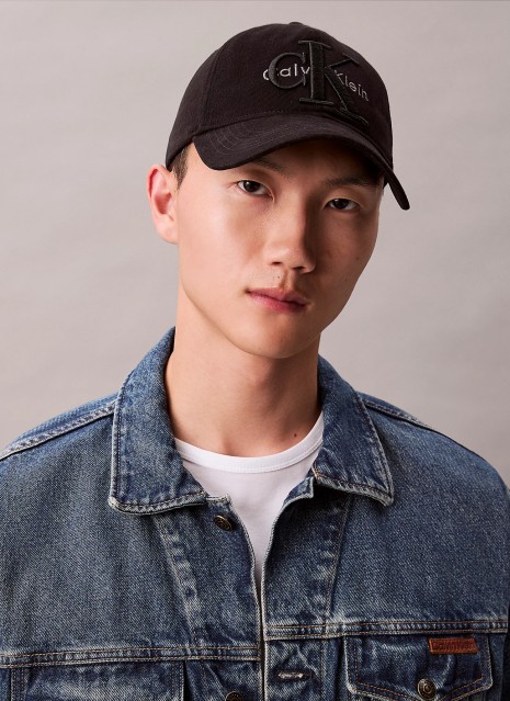 Gorra Calvin Klein Large Layered Monologo Cap negro