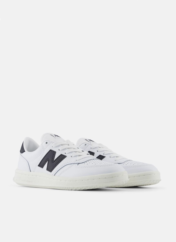 Zapatillas New Balance GST500 en color blanco para mujer