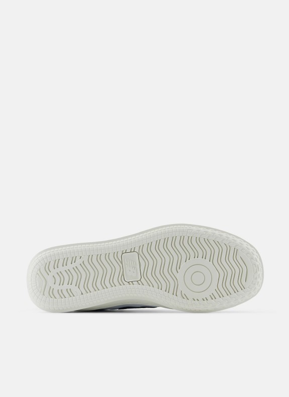 Zapatillas New Balance GST500 en color blanco para mujer