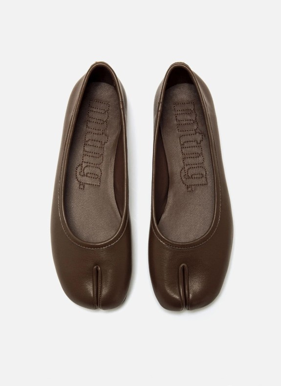 Bailarina Mustang Tabatha en color marrón para mujer