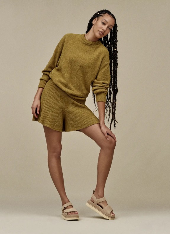 Sandalias UGG Goldenstar en color taupe para mujer