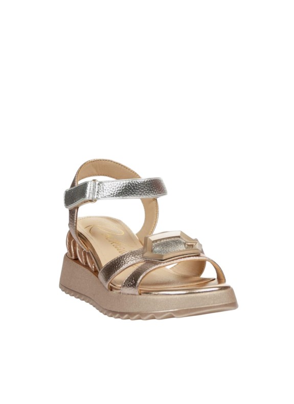 Sandalias Rock Away 85836C en color platino para mujer