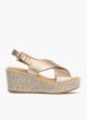 Sandalia Pitillos 11270 en color oro para mujer