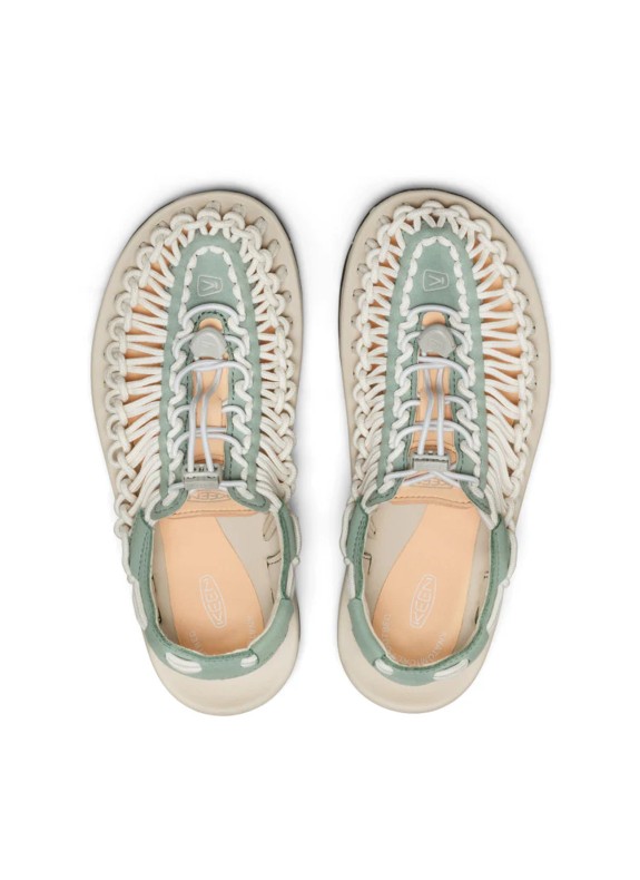 Sandalias Keen Uneek en color beige para mujer