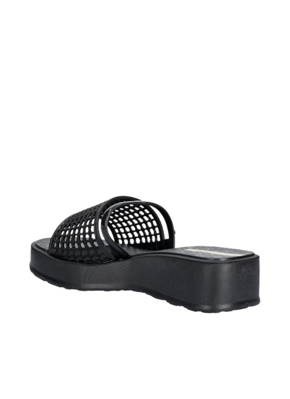 Chancla Ipanema Essence en color negro para mujer