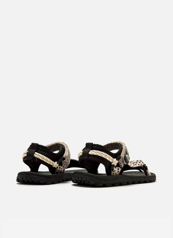 Sandalias Mustang 85517 en color negro para mujer