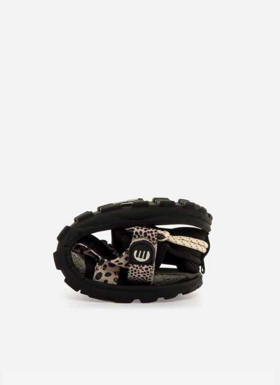 Sandalias Mustang 85517 en color negro para mujer