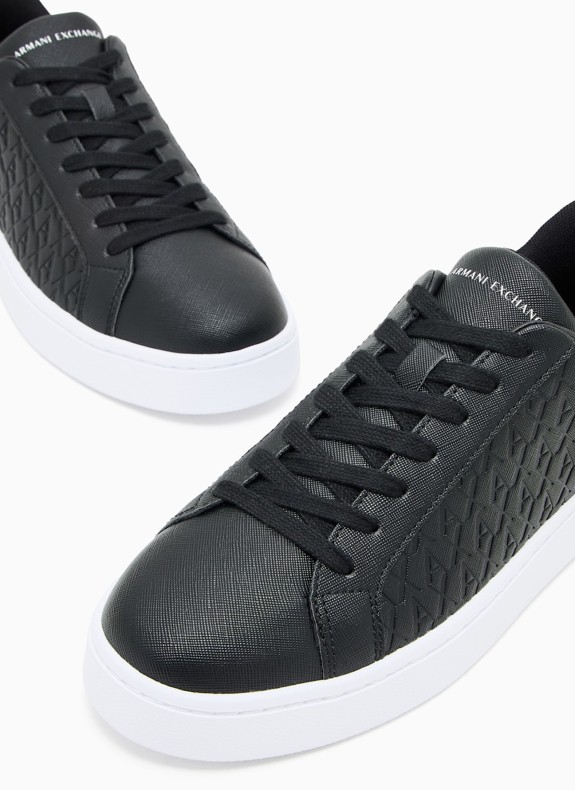 Zapatillas Armani Exchange XM000140 en color negro para hombre
