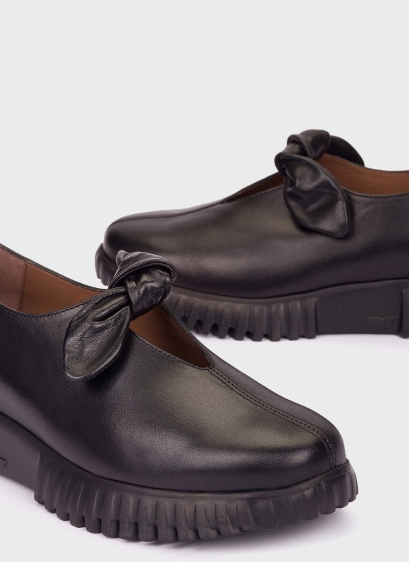 Scarpa Wonders A-4421 in colore nero per donna