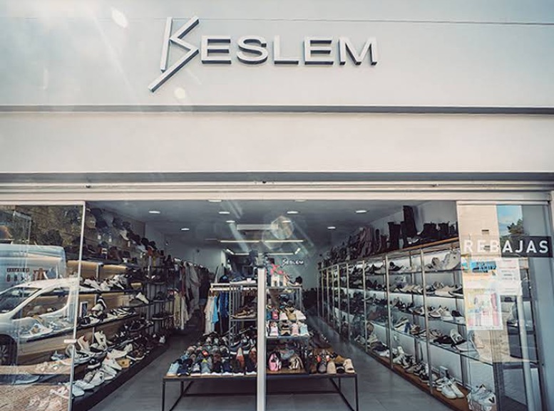 Fachada de una tienda Keslem